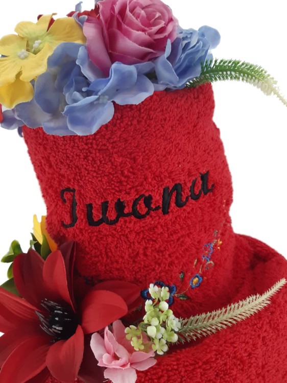 prezent ślubny ręczniki personalizowane tort czerwony haftyok.pl