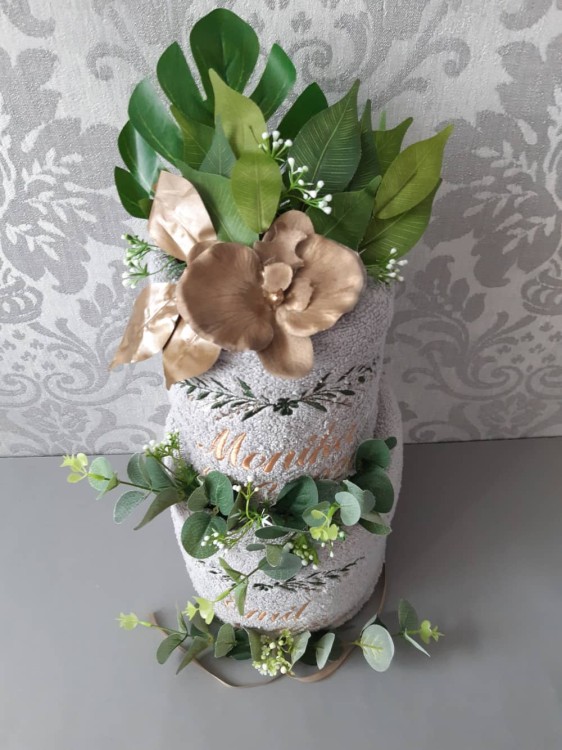 tort z szarych ręczników na rocznicę ślubu haftyok.pl