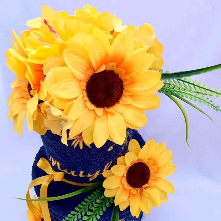 tort z ręczników granatowych haft haftyok.pl