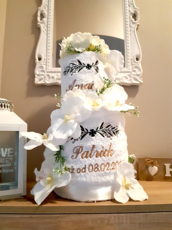 tort na prezent ślubny biały haftyok.pl