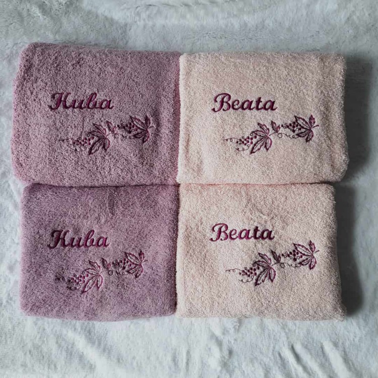komplet z ręczników na prezent na ślub fioletowy haftyok.pl