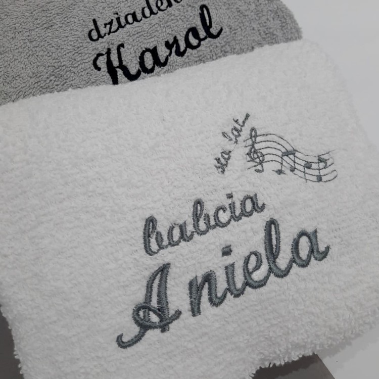 biły ręcznik dla babci z imieniem haftyok.pl