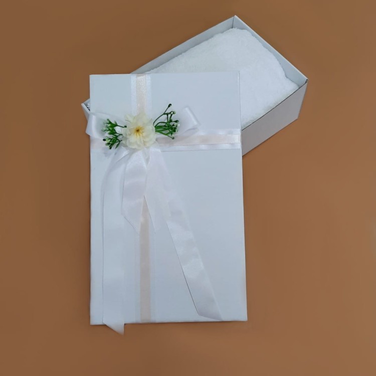 pudełko do pakowanie prezentów białe haftyok.pl