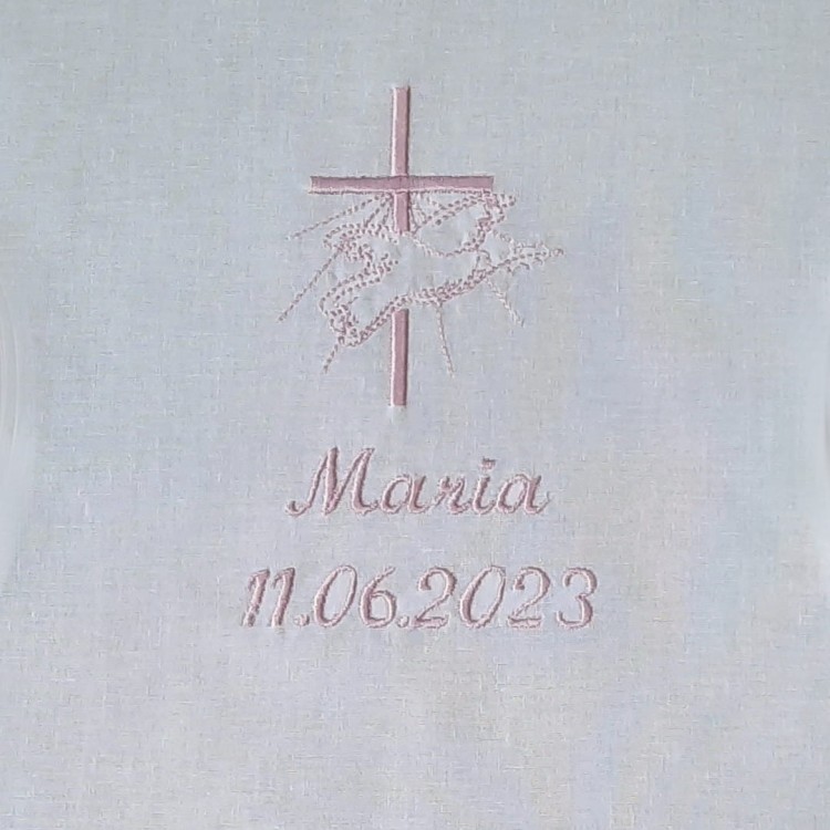 szatka do chrztu z haftem biała personalizowana z różowym haftem haftyok.pl