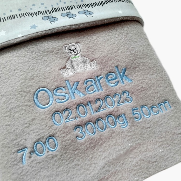 szary kocyk dla chłopca z metryczka na prezent haftyok.pl