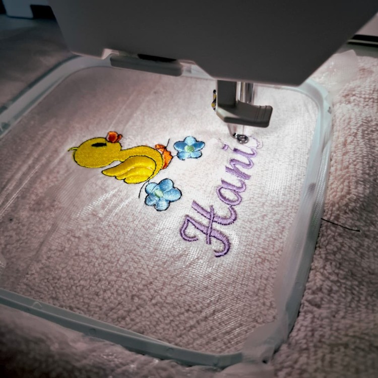 ręcznik frotte personalizowany haftem komputerowym