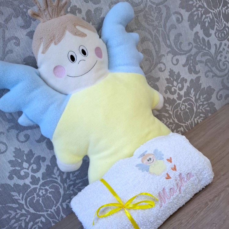 poduszka dekoracyjna dla dziecka aniołek ręcznik z imieniem dziecka i motywem aniołka.jpg