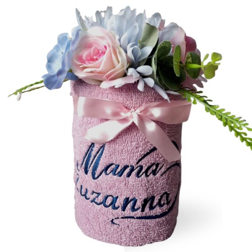 fioletowy tort z personalizowanego ręcznika z sercem dla mamy