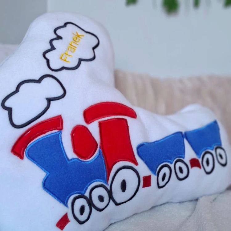 poduszka dla dziecka z imieniem dekoracyjna ciuchcia3.jpg
