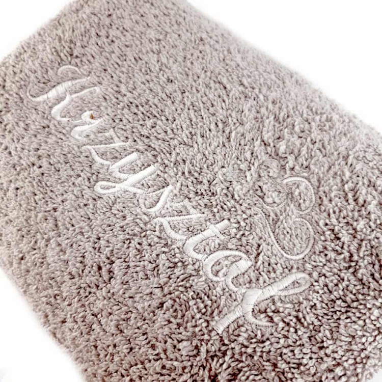 ręcznik na prezent z imieniem i haftem