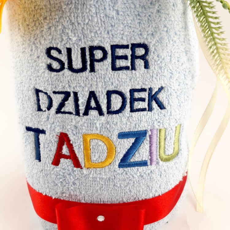 tort z ręcznika na prezent z dedykacją haftyok.pl