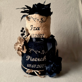 tort 2piętrowy z personalizowanych ręczników czarno beżowy