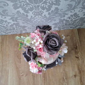 tort 2piętrowy z personalizowanych ręczników różowo szary