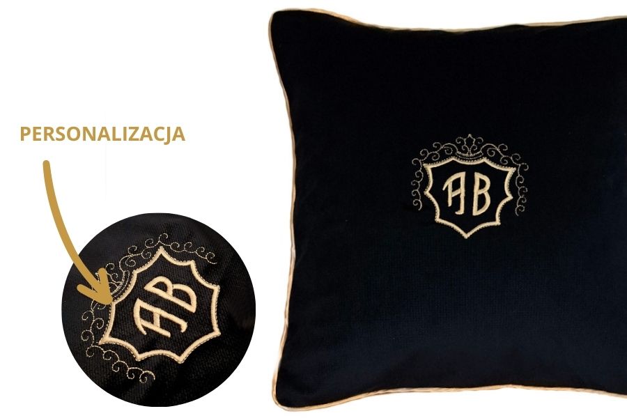 poduszka dekoracyjna velvet czarna z monogramem