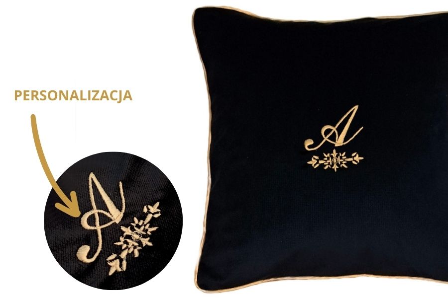 poduszka dekoracyjna velvet czarna z monogramem
