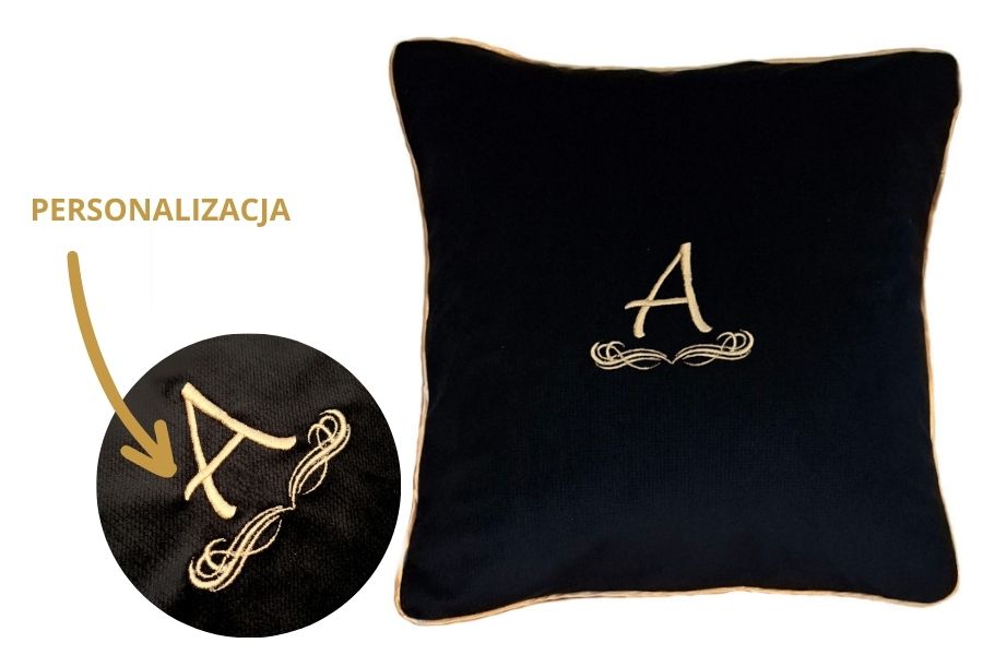 poduszka dekoracyjna velvet czarna z monogramem