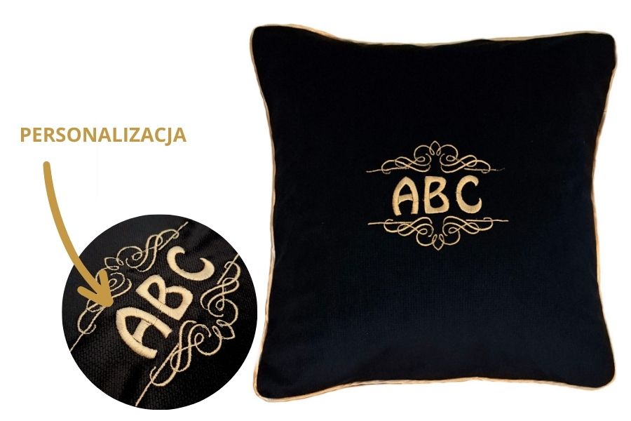 poduszka dekoracyjna velvet czarna z monogramem
