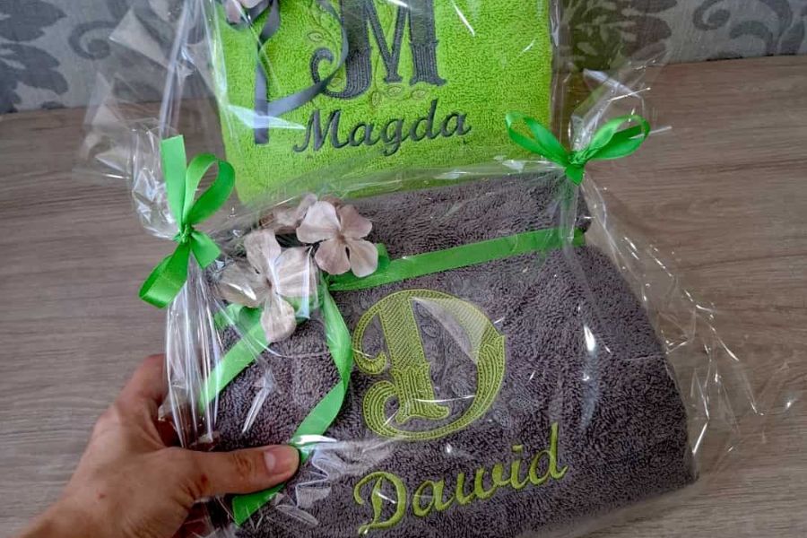 prezent na imieniny ręcznik z imieniem